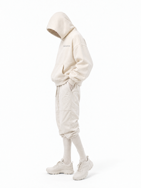 Hannovae Cloud Hoodie, hood up